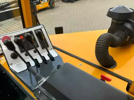 Four-way trucks 2016  Combilift CB3000 //2016 year // Toyota engine (11)