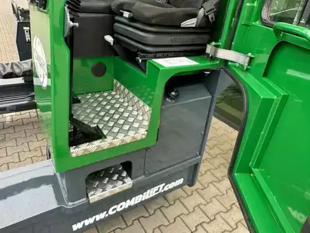 Wózki 4-kierunkowe 2018 Combilift C4500/ Diesel /Triplex 6000 mm/Air condition (3)