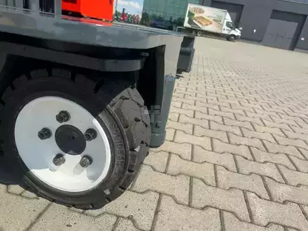 Empilhador Quatro caminhos 2014  Combilift C3000GST / Triplex 8300 mm (10)