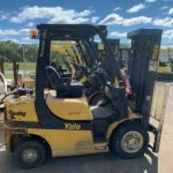 Propane Forklifts 2017  Yale GLP050VX (3)