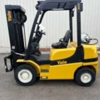 Propane Forklifts 2018  Yale GLP050MX (1)