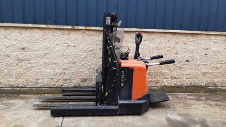 Pallet Stackers 2013  Toyota SPE120XR (2)
