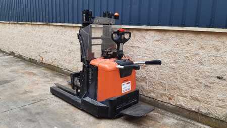 Pallet Stackers 2013  Toyota SPE120XR (3)