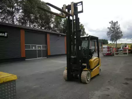 Elektro 4 Rad 2016  Yale ERP35VL E2395 Elektro (2)