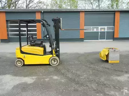 Chariots électriques à 4 roues 2013  Yale ERP20VF Elektro (1)