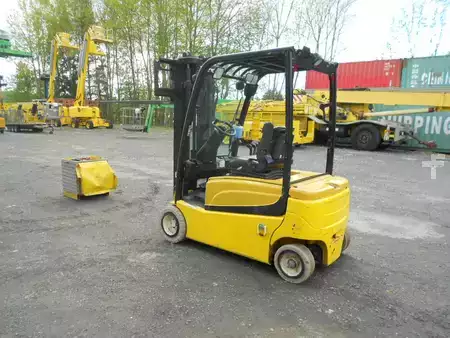 Chariots électriques à 4 roues 2013  Yale ERP20VF Elektro (4)