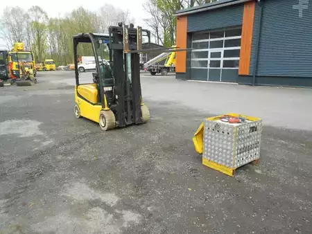 Chariots électriques à 4 roues 2013  Yale ERP20VF Elektro (8)