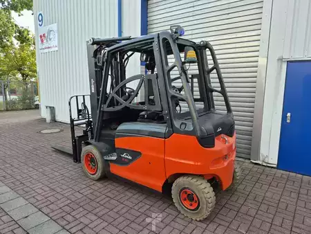 Elektromos 4 kerekű 2016  Linde E40/600 (4)