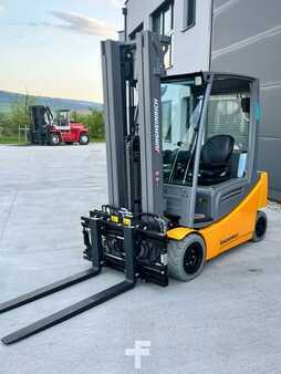 Carrelli elettrici 4 ruote 2023 Jungheinrich EFG 320 (2)