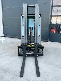 Carrelli elettrici 4 ruote 2023  Jungheinrich EFG 320 (4)