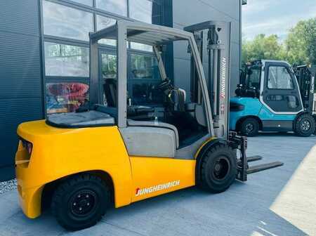 Carrello elevatore diesel 2016  Jungheinrich DFG 435 (3)