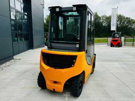 Empilhador diesel 2019  Jungheinrich DFG 425s (4)