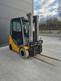 Diesel Forklifts 2017  Jungheinrich DFG 320s (2)