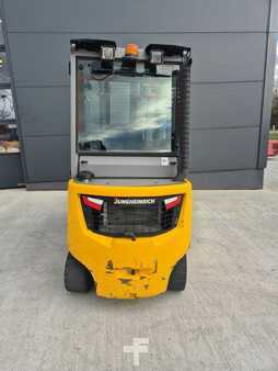 Diesel Forklifts 2017  Jungheinrich DFG 320s (4)