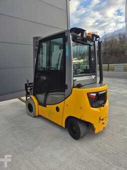 Diesel Forklifts 2017  Jungheinrich DFG 320s (5)