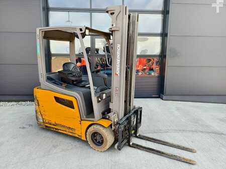 Carrelli elettrici 3 ruote 2020 Jungheinrich EFG 220 (1)