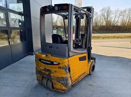 Carrelli elettrici 3 ruote 2020 Jungheinrich EFG 220 (3)