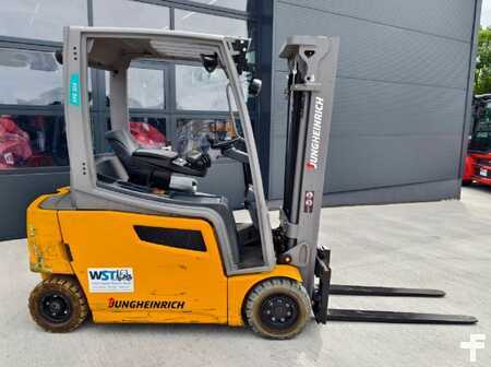 Carrelli elettrici 4 ruote 2018  Jungheinrich EFG 316 (2)
