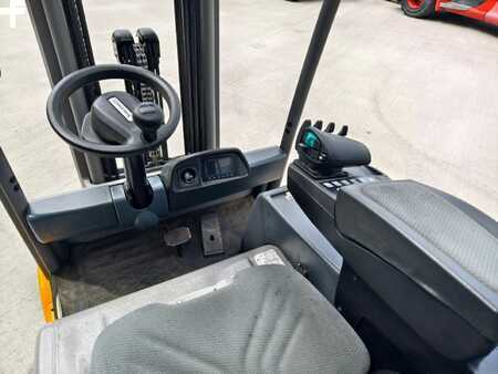 Carrelli elettrici 4 ruote 2018  Jungheinrich EFG 316 (8)