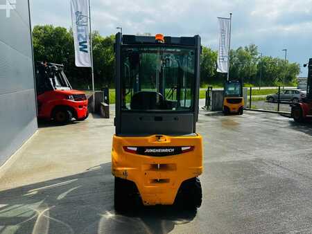 Carrelli elettrici 4 ruote 2019  Jungheinrich EFG 316k (4)