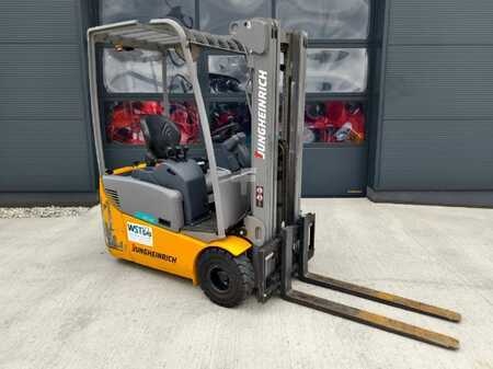 Carrelli elettrici 3 ruote 2018  Jungheinrich EFG 115 (1)