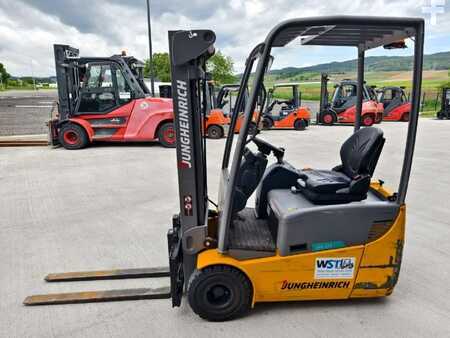 Carrelli elettrici 3 ruote 2018  Jungheinrich EFG 115 (5)
