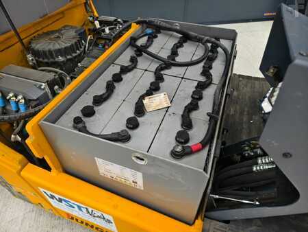 Carrelli elettrici 3 ruote 2018  Jungheinrich EFG 115 (9)