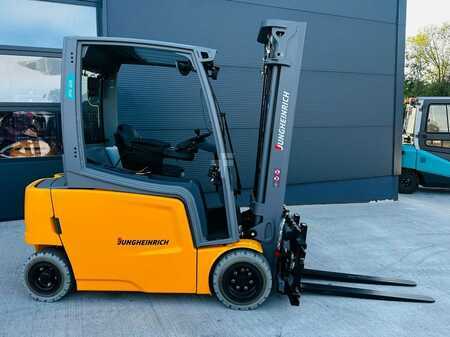 Carrelli elettrici 4 ruote 2023 Jungheinrich EFG 320 (2)