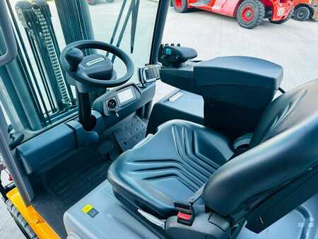 Carrelli elettrici 4 ruote 2023  Jungheinrich EFG 320 (7)