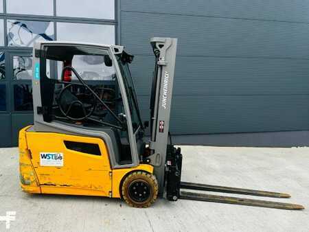 Carrelli elettrici 3 ruote 2018  Jungheinrich EFG 220 (2)
