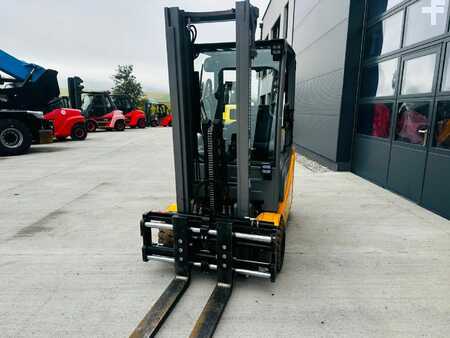 Carrelli elettrici 3 ruote 2018  Jungheinrich EFG 220 (6)