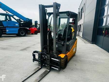 Carrelli elettrici 3 ruote 2018  Jungheinrich EFG 220 (6)