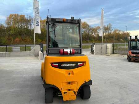 Carrelli elettrici 4 ruote 2018  Jungheinrich EFG 550 (4)