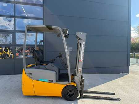 Carrelli elettrici 3 ruote 2018  Jungheinrich EFG 115 (1)