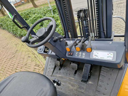 Dízel targoncák 2022  UN Forklift N25 FD25T-JDN (8)