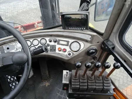 Dieseltruck 2010  Svetruck (available for rent) 15120 (17)