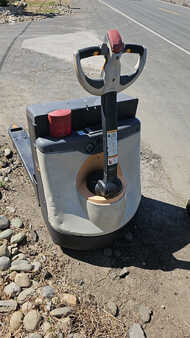 Electric Pallet Jacks - Crown  (2)