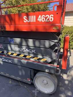 Scissor Lifts / Pallet Jacks 2015  Skyjack SJIII 4626 (7)