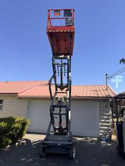 Scissor Lifts / Pallet Jacks 2015  Skyjack SJIII 4626 (8)