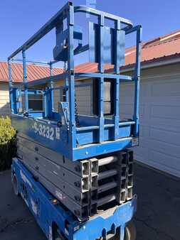 Scissor Lifts / Pallet Jacks 2017  Genie GS-3232 (2)