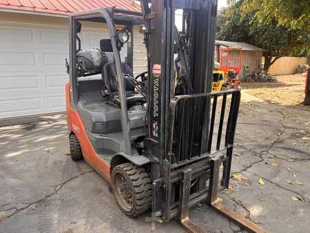 Propane Forklifts 2012  Toyota 8FGCU25 (3)