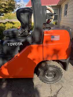 Carretilla elevadora GLP  Toyota 8FGU25 (4)