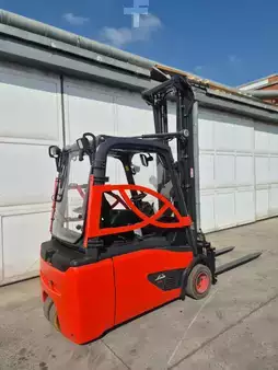Elektryczne 3-kołowe 2016  Linde E18 L (8)