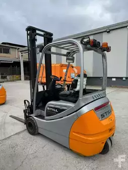 Eléctrica de 3 ruedas  Still RX20-20 (1)