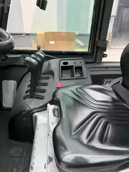 Eléctrica de 4 ruedas  Still RX60-25 (6)