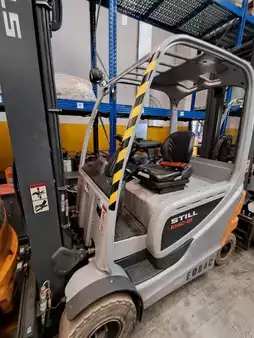 Eléctrica de 4 ruedas  Still RX60-25 (3)