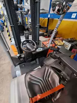 Eléctrica de 4 ruedas  Still RX60-25 (4)