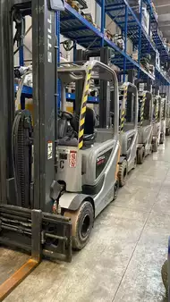 Eléctrica de 4 ruedas  Still RX60-25 (6)