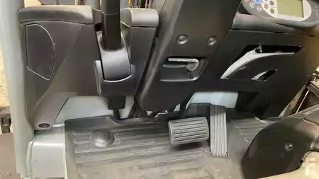 Eléctrica de 4 ruedas  Still RX60-25 (8)