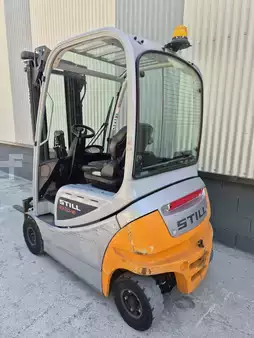 Eléctrica de 4 ruedas  Still RX20-16P (2)